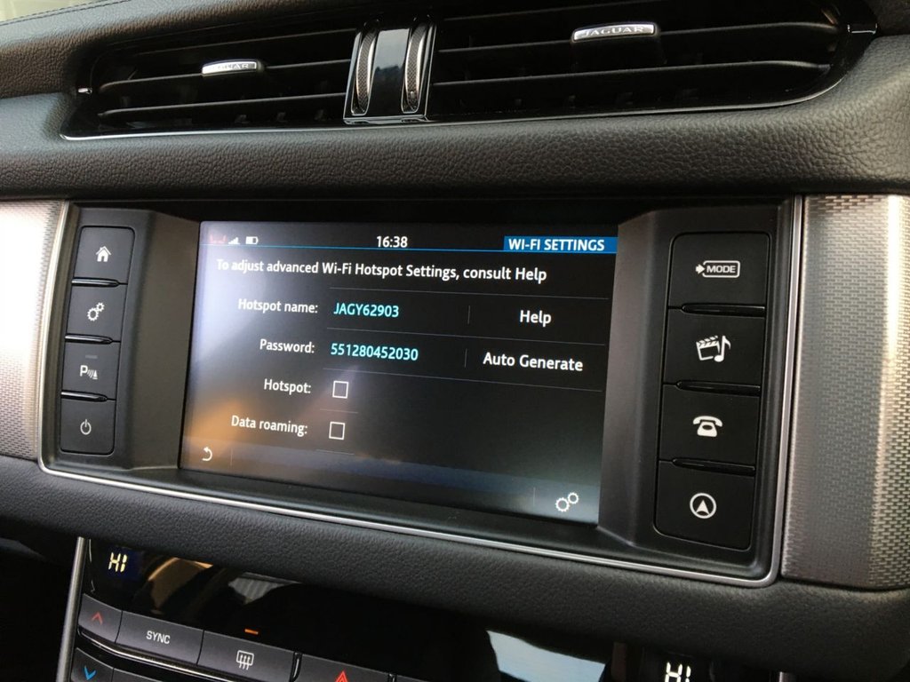 USED 2018 67 JAGUAR XF 2.0 D PRESTIGE 4d 177 BHP 