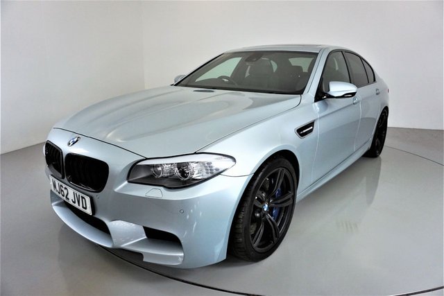 2012 62 BMW M5 4.4 M5 4d AUTO 553 BHP-2 FORMER KEEPERS-SUNROOF-HEATED BLACK MERINO LEATHER-ADAPTIVE LED HEADLIGHTS-BLUETOOTH-CRUISE CONTROL-PROFESSIONAL NAVIGATION-PARKING SENSORS-DAB RADIO-CLIMATE CONTROL-20