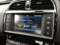 USED 2016 65 JAGUAR XE 2.0 PRESTIGE 4d 161 BHP 