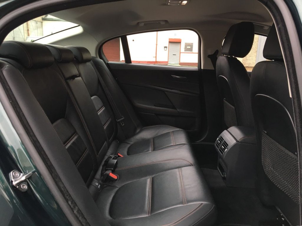 USED 2016 65 JAGUAR XE 2.0 PRESTIGE 4d 161 BHP 
