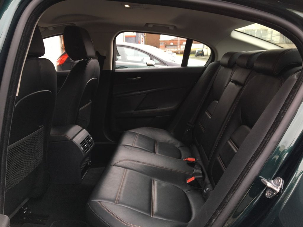 USED 2016 65 JAGUAR XE 2.0 PRESTIGE 4d 161 BHP 