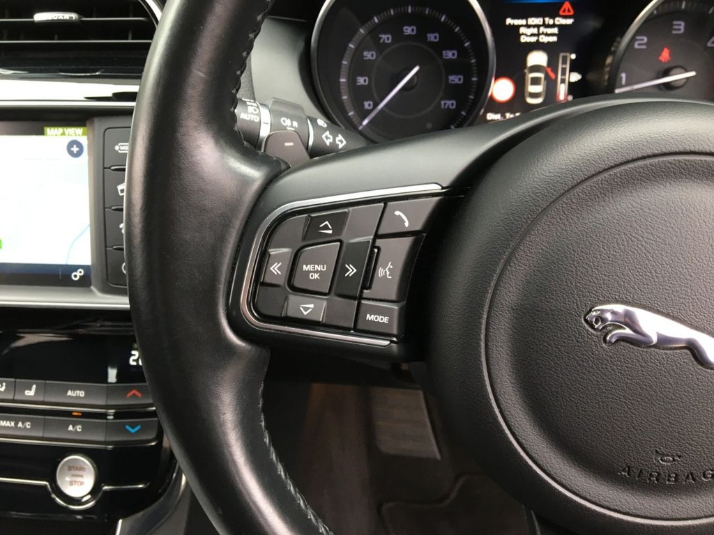 USED 2016 65 JAGUAR XE 2.0 PRESTIGE 4d 161 BHP 