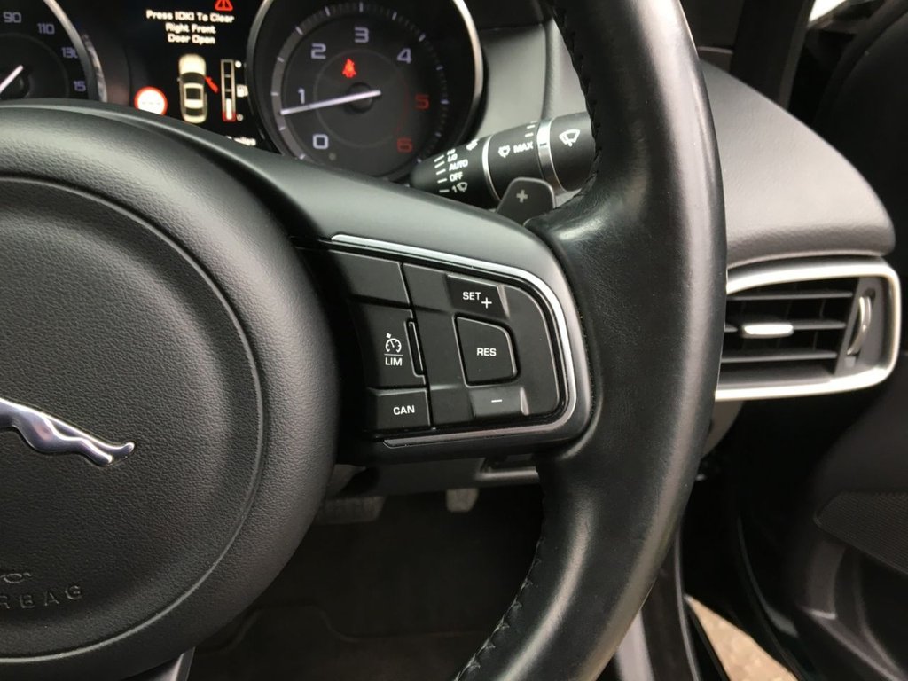 USED 2016 65 JAGUAR XE 2.0 PRESTIGE 4d 161 BHP 