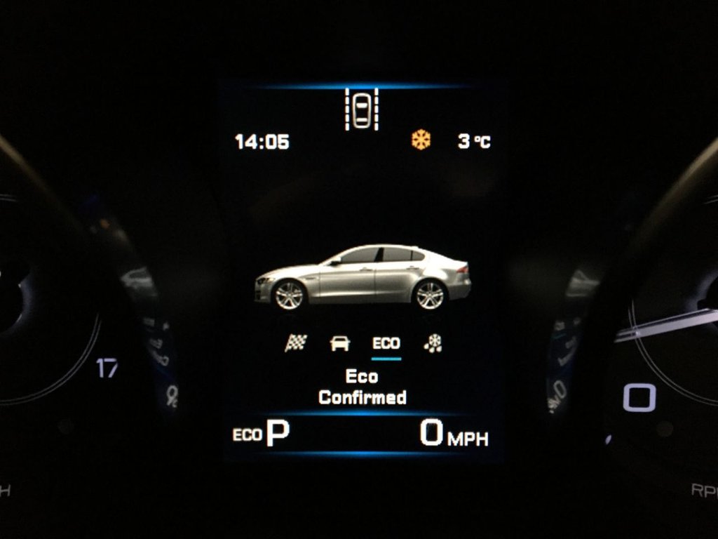 USED 2016 65 JAGUAR XE 2.0 PRESTIGE 4d 161 BHP 