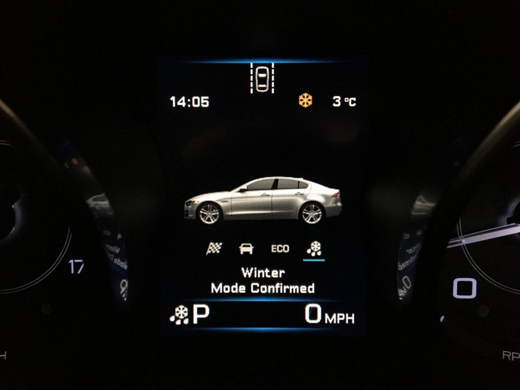 USED 2016 65 JAGUAR XE 2.0 PRESTIGE 4d 161 BHP 