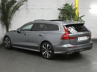 USED 2020 20 VOLVO V60 2.0 T5 INSCRIPTION PLUS 5d 246 BHP XENIUM WINTER CONVENIENCE PACK MASSIVE SPEC SEE AD