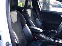 USED 2015 65 VOLVO V40 1.6 D2 R-DESIGN 5d 113 BHP 