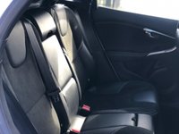 USED 2015 65 VOLVO V40 1.6 D2 R-DESIGN 5d 113 BHP 