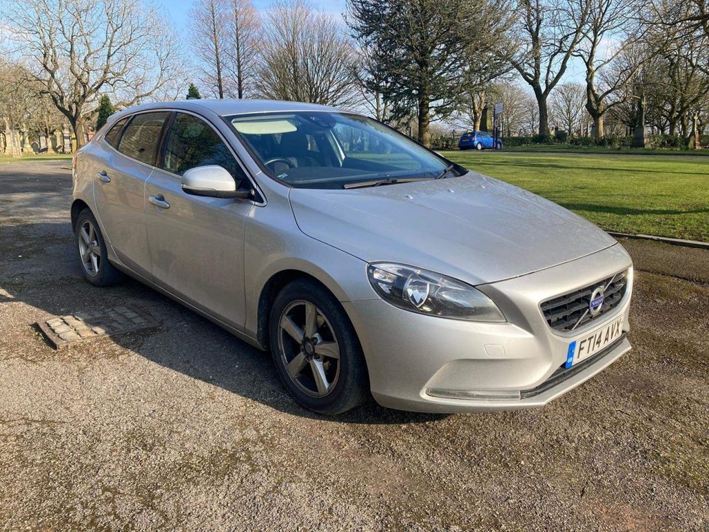 View our VOLVO V40