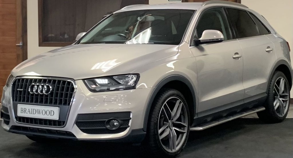 View our AUDI Q3