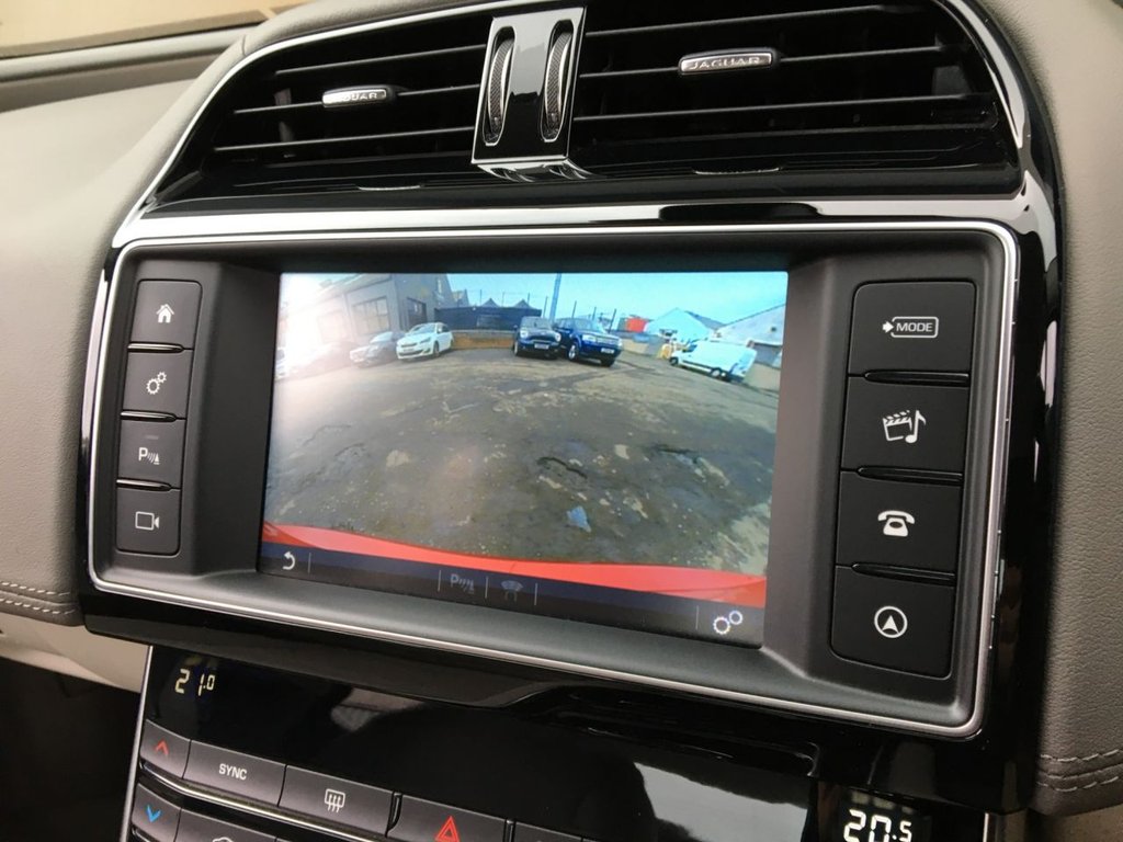 USED 2018 18 JAGUAR XE 2.0 D PORTFOLIO 4d 161 BHP 