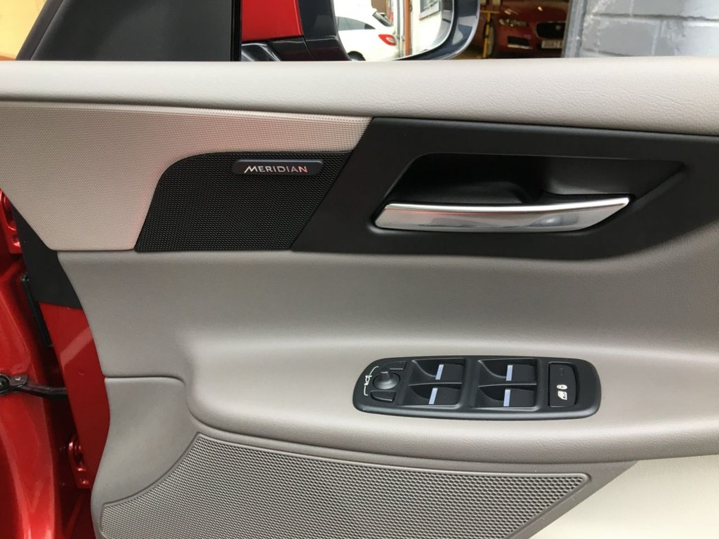 USED 2018 18 JAGUAR XE 2.0 D PORTFOLIO 4d 161 BHP 