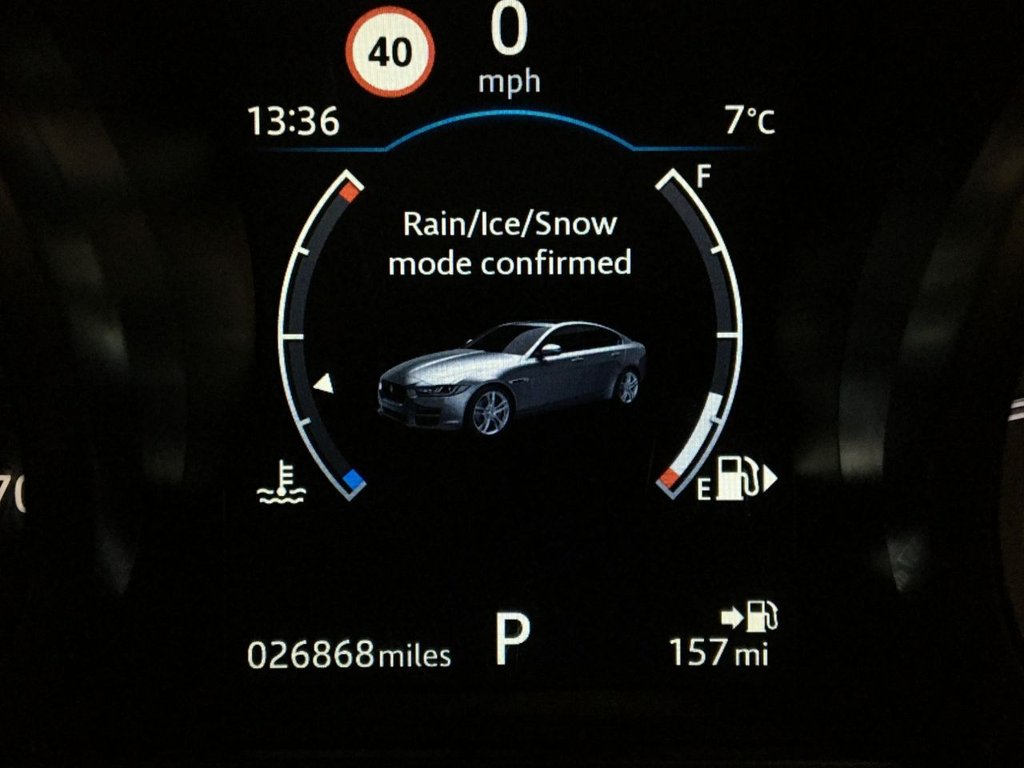 USED 2018 18 JAGUAR XE 2.0 D PORTFOLIO 4d 161 BHP 