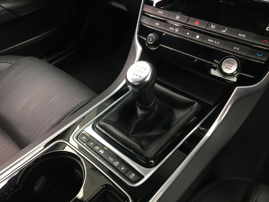 USED 2016 16 JAGUAR XE 2.0 PORTFOLIO 4d 161 BHP 