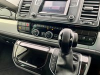 USED 2017 17 VOLKSWAGEN CARAVELLE 2.0 EXECUTIVE TDI BMT 5d AUTO 201 BHP 