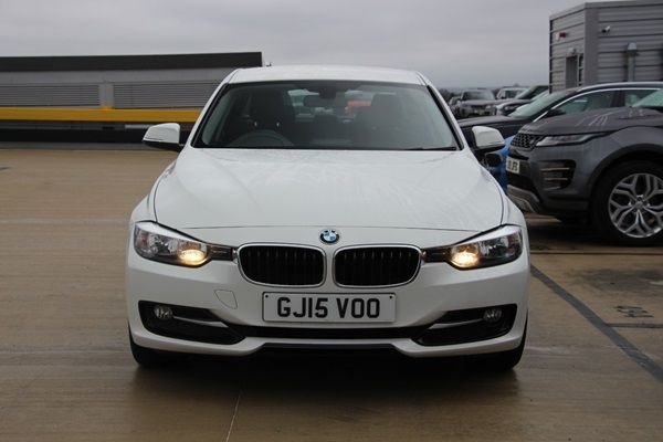 2015 15 BMW 3 Series 2.0 318D SPORT 4d 141 BHP