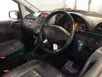 USED 2010 60 MERCEDES-BENZ VIANO 3.0 122 CDI BLUEEFFICENCY AMBIENTE 5d 224 BHP * NAVIGATION * PAN ROOF * 2 KEYS * MOT FEB 2022 * 8 SEATS *  PRIVACY GLASS *