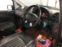 USED 2010 60 MERCEDES-BENZ VIANO 3.0 122 CDI BLUEEFFICENCY AMBIENTE 5d 224 BHP * NAVIGATION * PAN ROOF * 2 KEYS * MOT FEB 2022 * 8 SEATS *  PRIVACY GLASS *