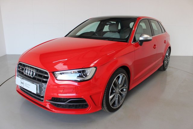 2014 14 Audi S3 2.0 SPORTBACK QUATTRO 5d 296 BHP-2 OWNER CAR-HEATED LUNAR SILVER LEATHER-PANORAMIC GLASS SUNROOF-BLUETOOTH-CRUISE CONTROL-SATNAV-DAB RADIO-PARKING SENSORS-UNMARKED DIAMOND CUT ALLOY WHEELS-4 NEW MICHELIN TYRES-SUPERB EXAMPLE WITH ULTRA LOW MILEAGE