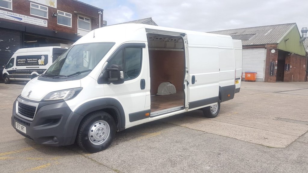 View our PEUGEOT BOXER