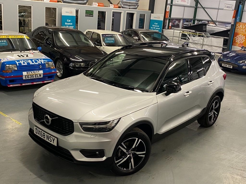 View our VOLVO XC40