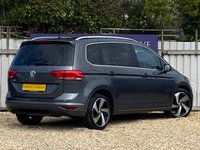 USED 2017 67 VOLKSWAGEN TOURAN 2.0 SEL TDI BLUEMOTION TECHNOLOGY 5d 148 BHP 