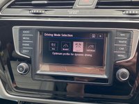 USED 2017 67 VOLKSWAGEN TOURAN 2.0 SEL TDI BLUEMOTION TECHNOLOGY 5d 148 BHP 