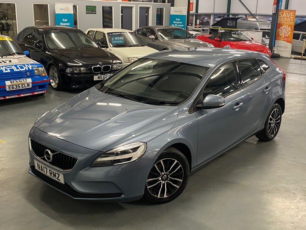 View our VOLVO V40