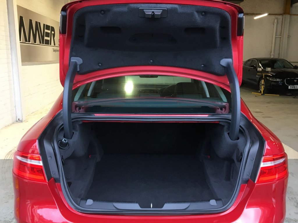 USED 2018 68 JAGUAR XE 2.0 D PORTFOLIO 4d 178 BHP 
