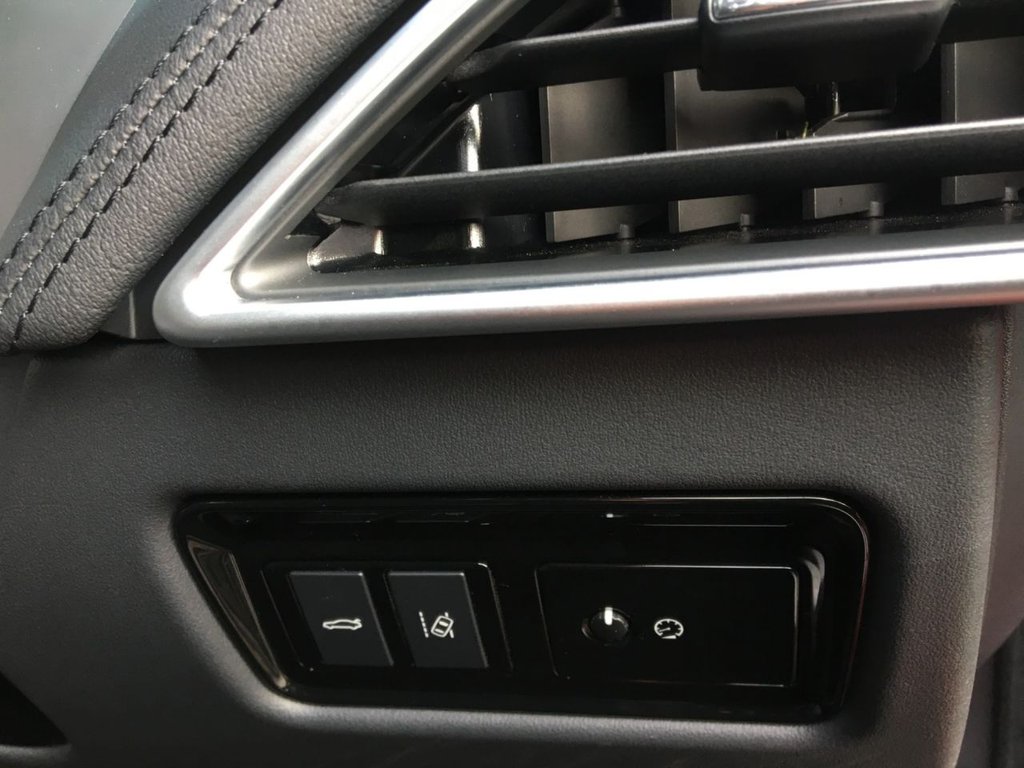 USED 2018 68 JAGUAR XE 2.0 D PORTFOLIO 4d 178 BHP 