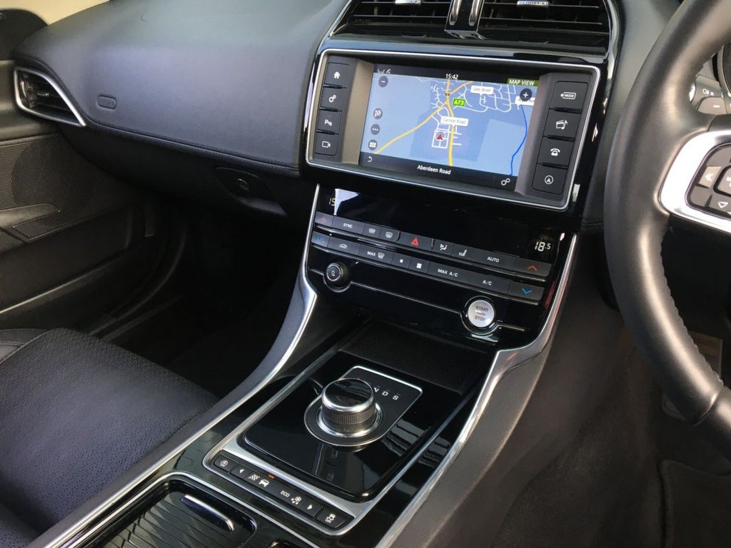 USED 2018 68 JAGUAR XE 2.0 D PORTFOLIO 4d 178 BHP 