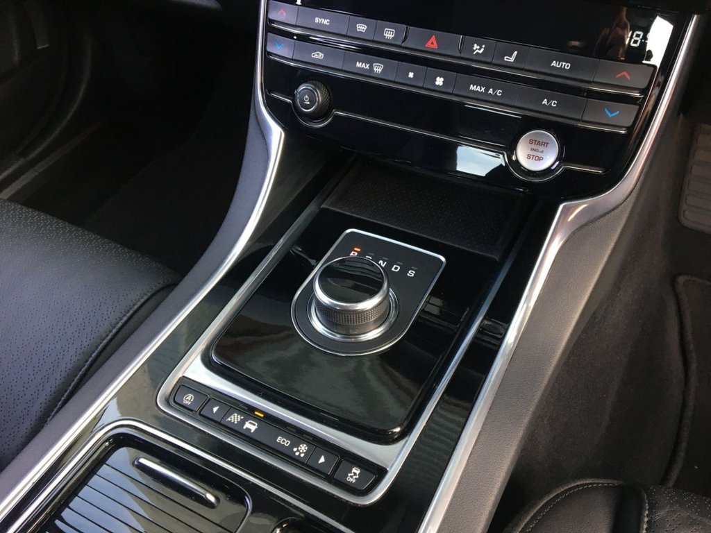USED 2018 68 JAGUAR XE 2.0 D PORTFOLIO 4d 178 BHP 