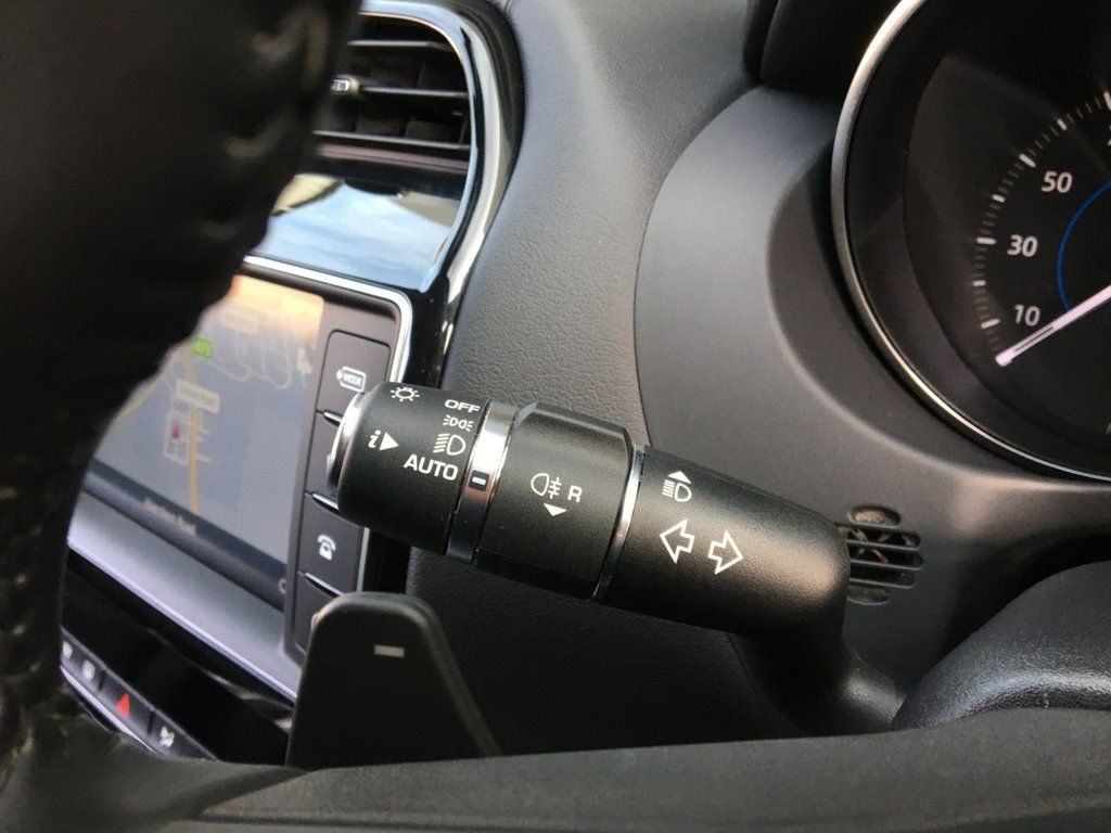 USED 2018 68 JAGUAR XE 2.0 D PORTFOLIO 4d 178 BHP 