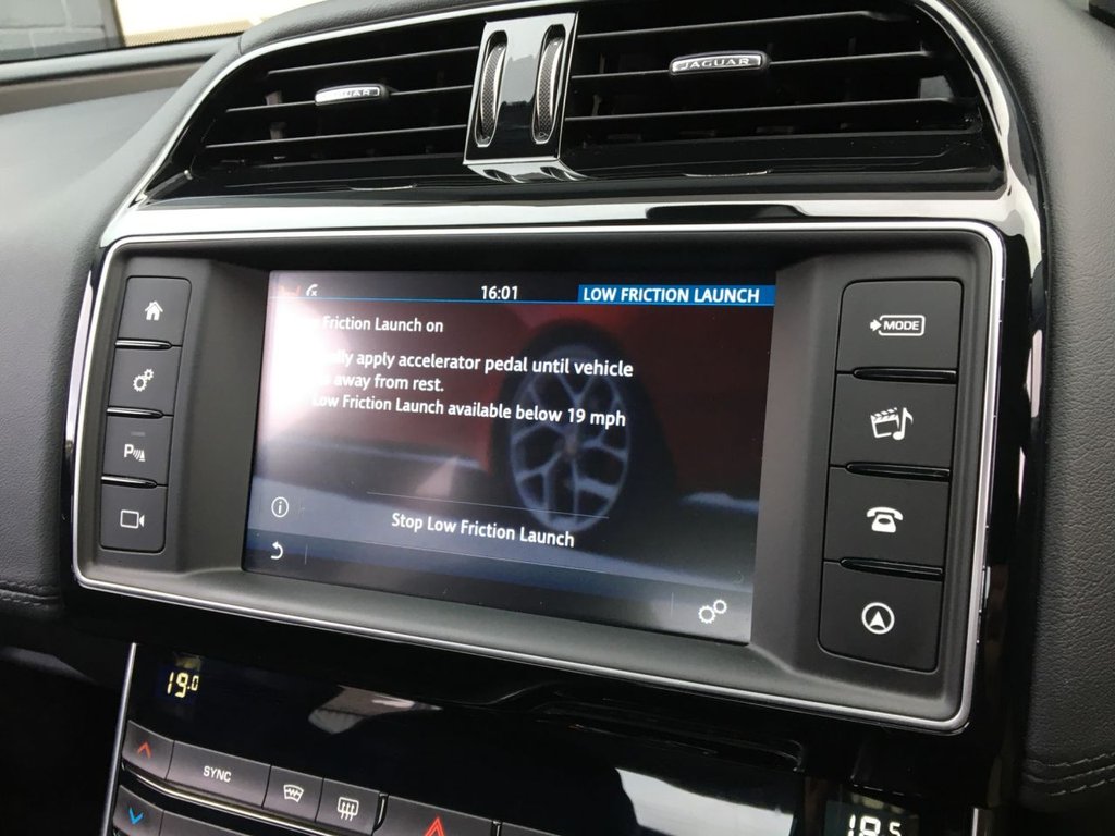 USED 2018 68 JAGUAR XE 2.0 D PORTFOLIO 4d 178 BHP 
