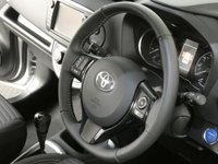 USED 2018 18 TOYOTA YARIS 1.5 VVT-I DESIGN 5d 73 BHP REVERSING CAMERA BLUETOOTH FSH