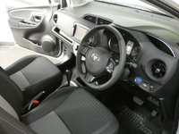 USED 2018 18 TOYOTA YARIS 1.5 VVT-I DESIGN 5d 73 BHP REVERSING CAMERA BLUETOOTH FSH