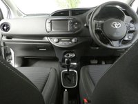 USED 2018 18 TOYOTA YARIS 1.5 VVT-I DESIGN 5d 73 BHP REVERSING CAMERA BLUETOOTH FSH