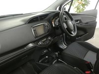 USED 2018 18 TOYOTA YARIS 1.5 VVT-I DESIGN 5d 73 BHP REVERSING CAMERA BLUETOOTH FSH