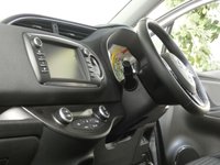 USED 2018 18 TOYOTA YARIS 1.5 VVT-I DESIGN 5d 73 BHP REVERSING CAMERA BLUETOOTH FSH