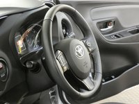 USED 2018 18 TOYOTA YARIS 1.5 VVT-I DESIGN 5d 73 BHP REVERSING CAMERA BLUETOOTH FSH