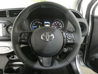 USED 2018 18 TOYOTA YARIS 1.5 VVT-I DESIGN 5d 73 BHP REVERSING CAMERA BLUETOOTH FSH