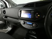 USED 2018 18 TOYOTA YARIS 1.5 VVT-I DESIGN 5d 73 BHP REVERSING CAMERA BLUETOOTH FSH