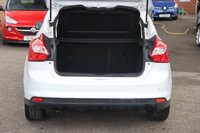 USED 2012 62 FORD FOCUS 1.6 ZETEC 5d 104 BHP FORD FOCUS 1.6 TI-VCT ZETEC