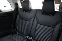 USED 2019 69 LAND ROVER DISCOVERY 3.0 SDV6 HSE LUXURY 5DR AUTO 302 BHP BLACK PACKAGE FULL LAND ROVER SERVICE HISTORY + HEATED LEATHER SEATS + 7 SEATS + SATELLITE NAVIGATION + PANORAMIC SUNROOF + 360 DEGREE CAMERA + PARK ASSIST + PARKING SENSOR + HEATED/COOLED REAR SEATS + LANE ASSIST SYSTEM + BLIND SPOT MONITOR + MERIDIAN PREMIUM SPEAKERS + BLUETOOTH + CRUISE CONTROL + CLIMATE CONTROL + MULTI FUNCTION WHEEL + PRIVACY GLASS + ELECTRIC/MEMORY FRONT SEATS + AMBIENT LIGHTING + HEATED STEERING WHEEL + ELECTRIC/HEATED/FOLDING SOOR MIRRORS + 22 INCH ALLOY WHEELS IN BLACK