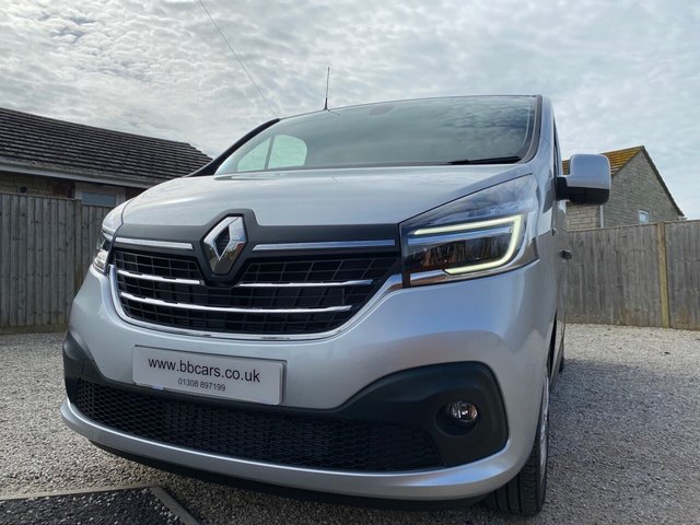 2021 21 Renault Trafic SL28 SPORT NAV ENERGY DCI 145 BHP 