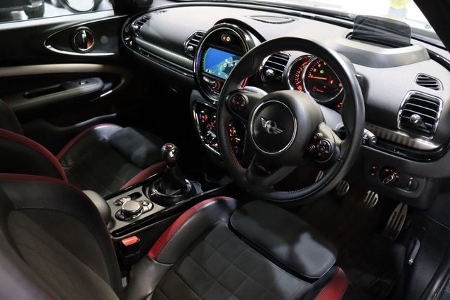 View our MINI CLUBMAN