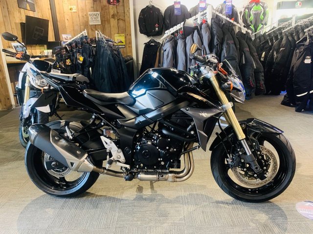 2011 11 Suzuki Gsr750 L1 