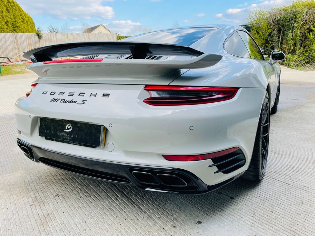 18 Porsche 911 Mk 991 Turbo S Pdk 129 995