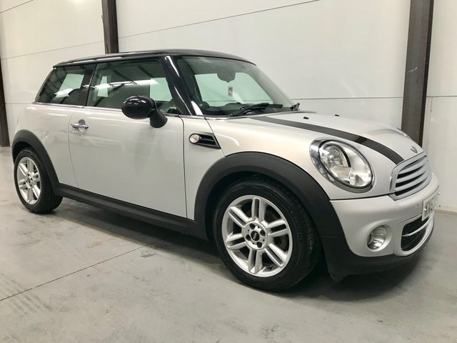 2013 63 MINI Hatch 2.0L COOPER D 3d AUTO (Sport Chilli) 110 BHP