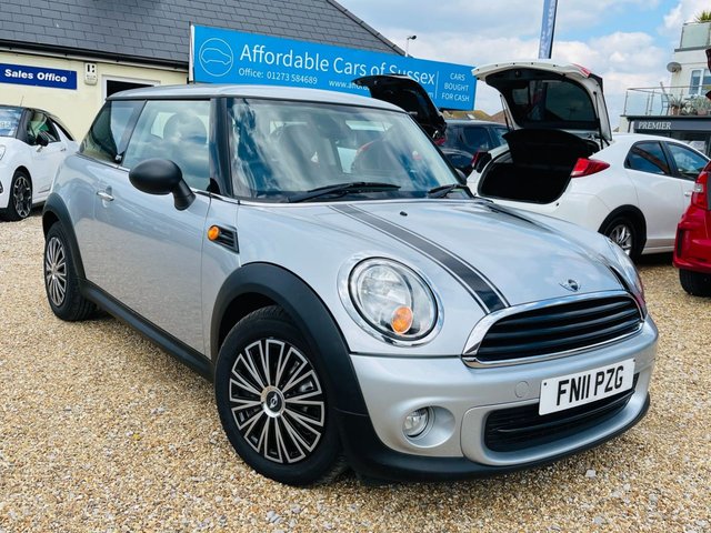 2011 11 MINI Hatch First 1.6 FIRST 3d 75 BHP